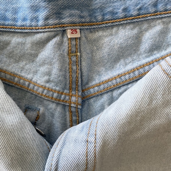 Levi Jean shorts - Picture 3 of 3